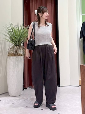 「LOWRYS FARM（ローリーズファーム）のイージーワイドコクーンパンツ 327286（その他パンツ、ブラウン系）」を使った、akn.さん（レディース）の夏コーディネート