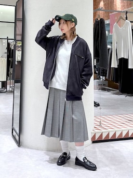 「アイテム（ブルゾン、グレー系）」を使った、akn.さん（レディース・158cm）の秋コーディネート