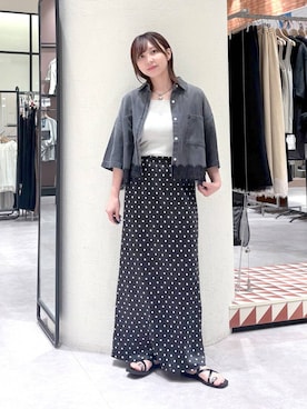 「LOWRYS FARM（ローリーズファーム）のストレッチサテンスカート　 290120（スカート、ブラック系）」を使った、akn.さん（レディース）の夏コーディネート