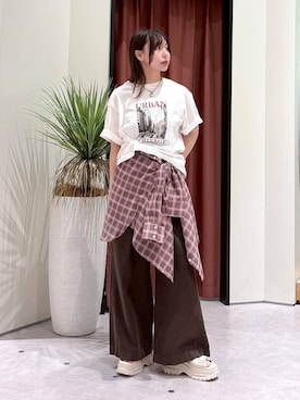 「LOWRYS FARM（ローリーズファーム）のシアーシャツＬＳ  605853（シャツ/ブラウス、ブラウン系）」を使った、akn.さん（レディース）の夏コーディネート