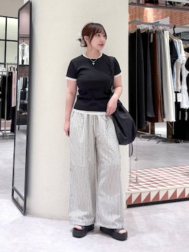 「LOWRYS FARM（ローリーズファーム）のカンドウフィットＫｎｉｔサンダル 637889（サンダル、ブラック系）」を使った、akn.さん（レディース）の春コーディネート