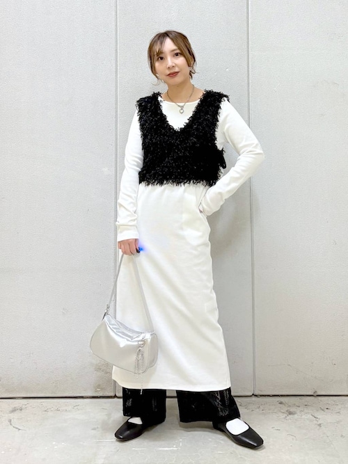 セール】フェザーベスト2Pワンピース 320129（ワンピース）｜LOWRYS