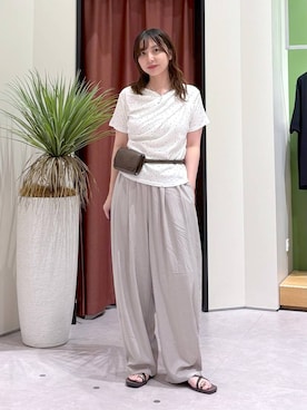 「LOWRYS FARM（ローリーズファーム）のドレーププルオーバーSS 1053677（Tシャツ/カットソー、ベージュ系）」を使った、akn.さん（レディース）の夏コーディネート
