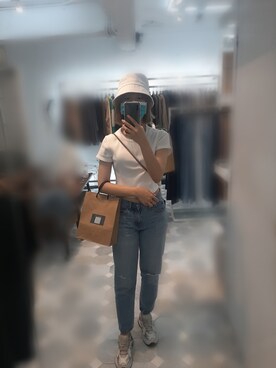 「UNKNOWN.（アンノウン）のアイテム（帽子）」を使った、Sashaさん（レディース・165cm）の冬コーディネート