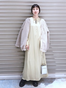 「イエロー」｜「アイテム（ノーカラーコート）」を使った、noriさん（レディース・155cm）の冬コーディネート