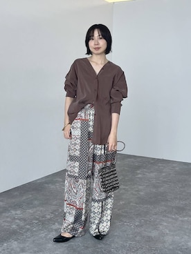 「LEPSIM（レプシィム）のフィブリルVブラウス　640877（シャツ/ブラウス、ブラウン系）」を使った、noriさん（レディース・155cm）の春コーディネート