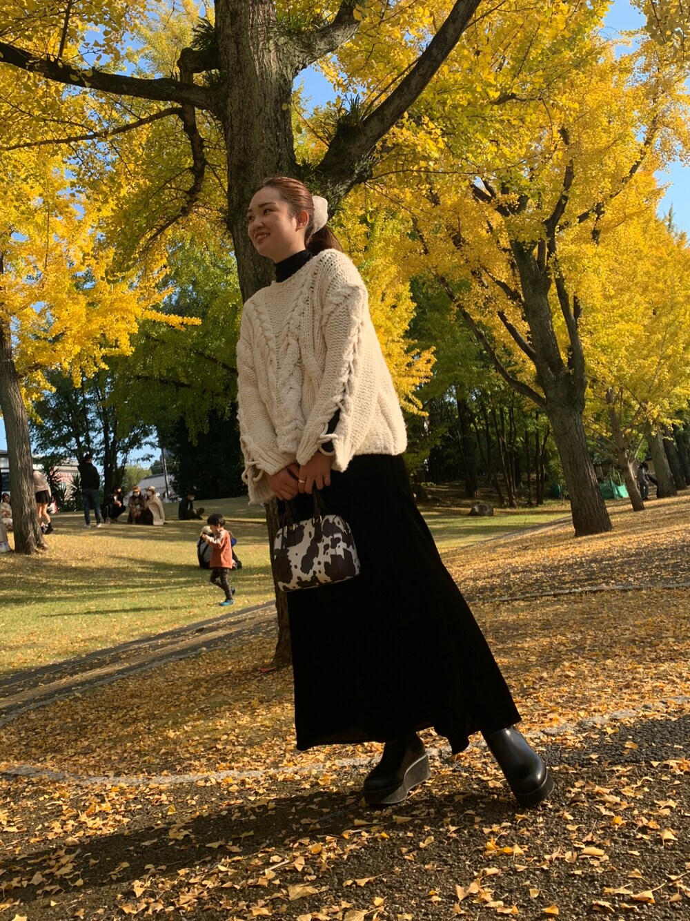 「未来のWEARISTAプロジェクト、おしゃれさんと繋がりたい、ブーツ、低身長コーデ、プチプラコーデ、ZARA、ニット、今日のコーデ、休日スタイル、ワンピース」｜「ZARAのアイテム（ワンピース、ブラック系）」を使った、MIREIさん（レディース・152cm）の秋コーディネートの1枚目の写真