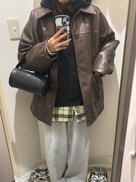 「YAHKI（ヤーキ）のアイテム（バッグ）」を使った、minamiさん（レディース・155cm）の冬コーディネート