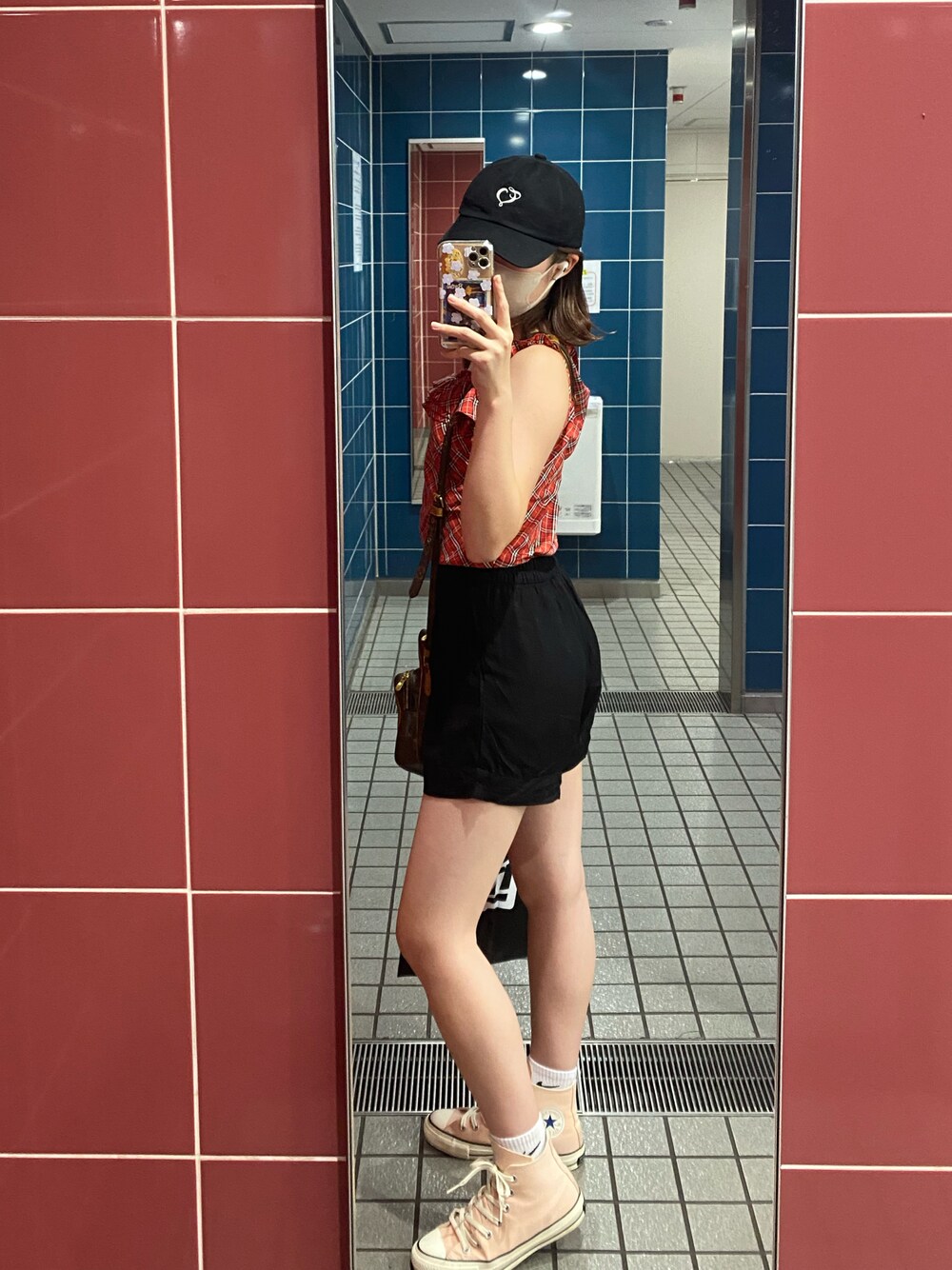 「girl、summer、学校、boyish」｜「the virginsのアイテム（キャップ、ブラック系）」を使った、moekaさん（レディース・160cm）の夏コーディネートの1枚目の写真