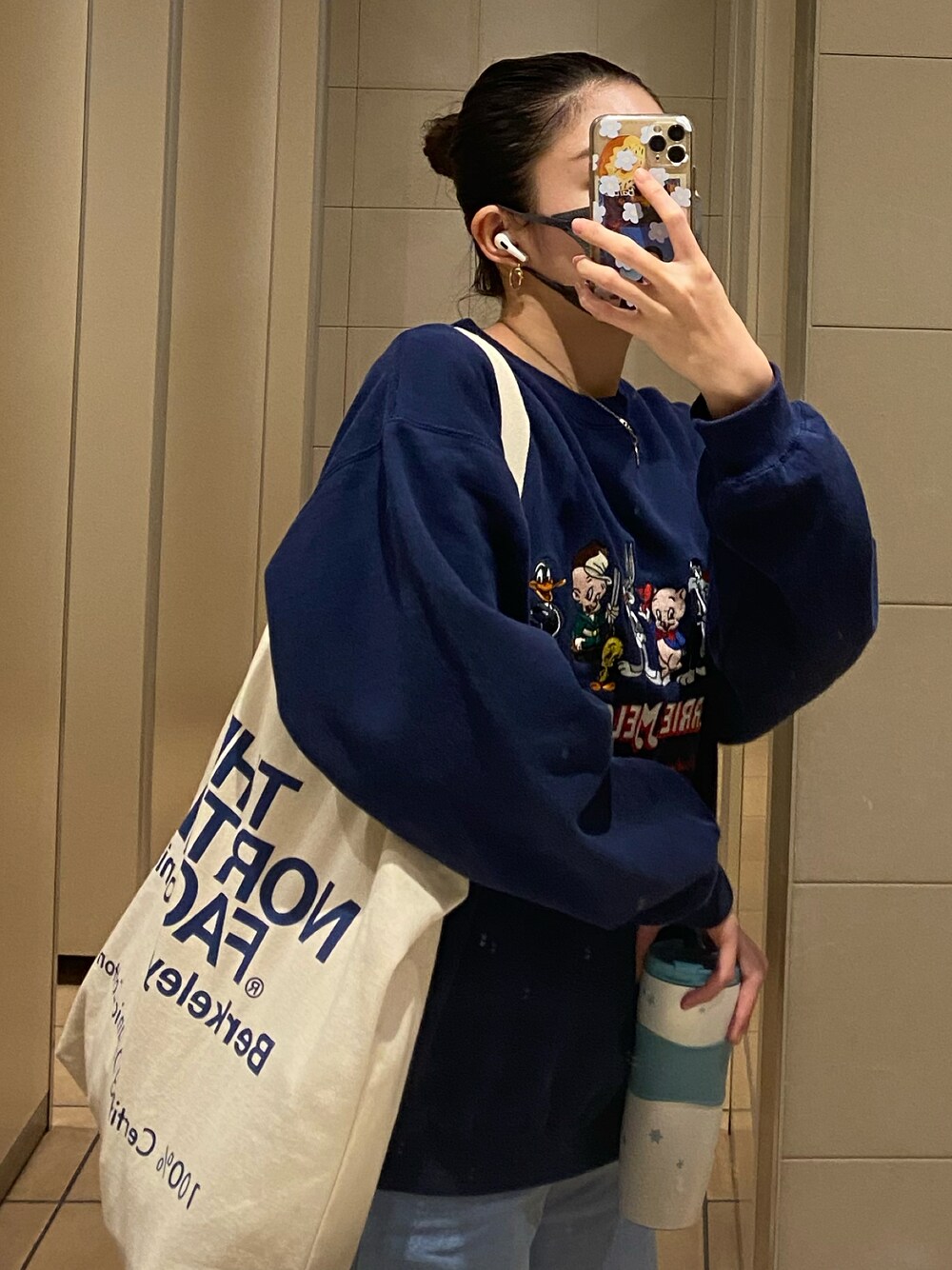 「ラクチンコーデ、秋だね」｜「VINTAGEのアイテム（スウェット、ブルー系）」を使った、moekaさん（レディース・160cm）の秋コーディネートの1枚目の写真
