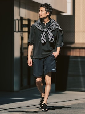 「417 EDIFICE（フォーワンセブンエディフィス）のNIKE SWIM (ナイキ スイム) 限定 ボレーショーツ（その他パンツ、ブラック系）」を使った、tetsuyaさん（メンズ・178cm）の春コーディネート