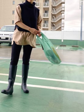 「タートルネック」｜「アイテム（レインシューズ）」を使った、がじゅめさん（レディース・151cm）の秋コーディネート