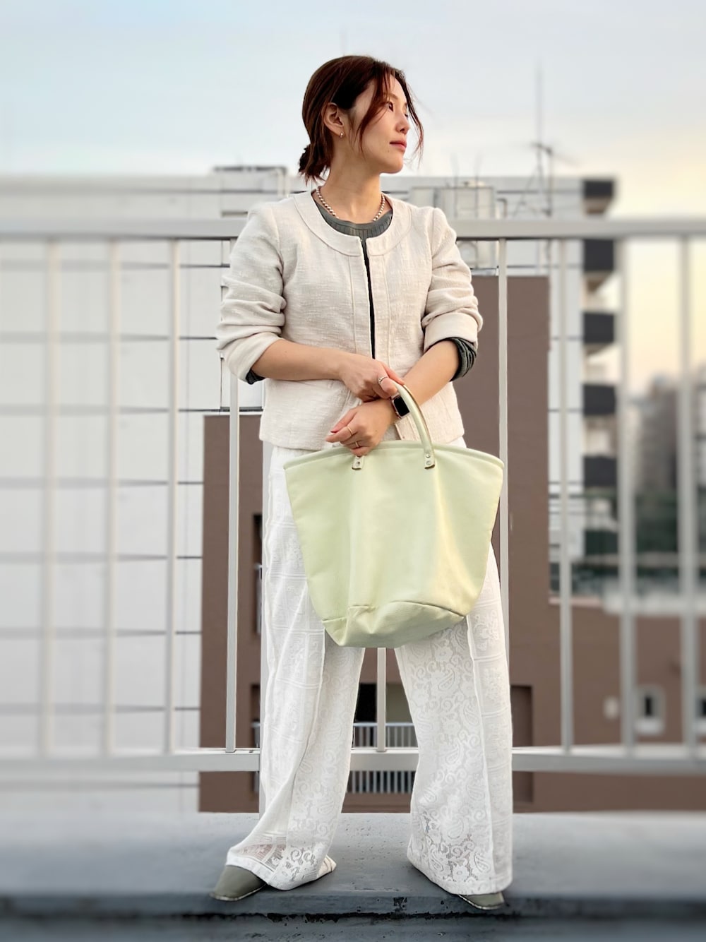 パッチワーク切替レースワイドパンツを使った人気ファッション