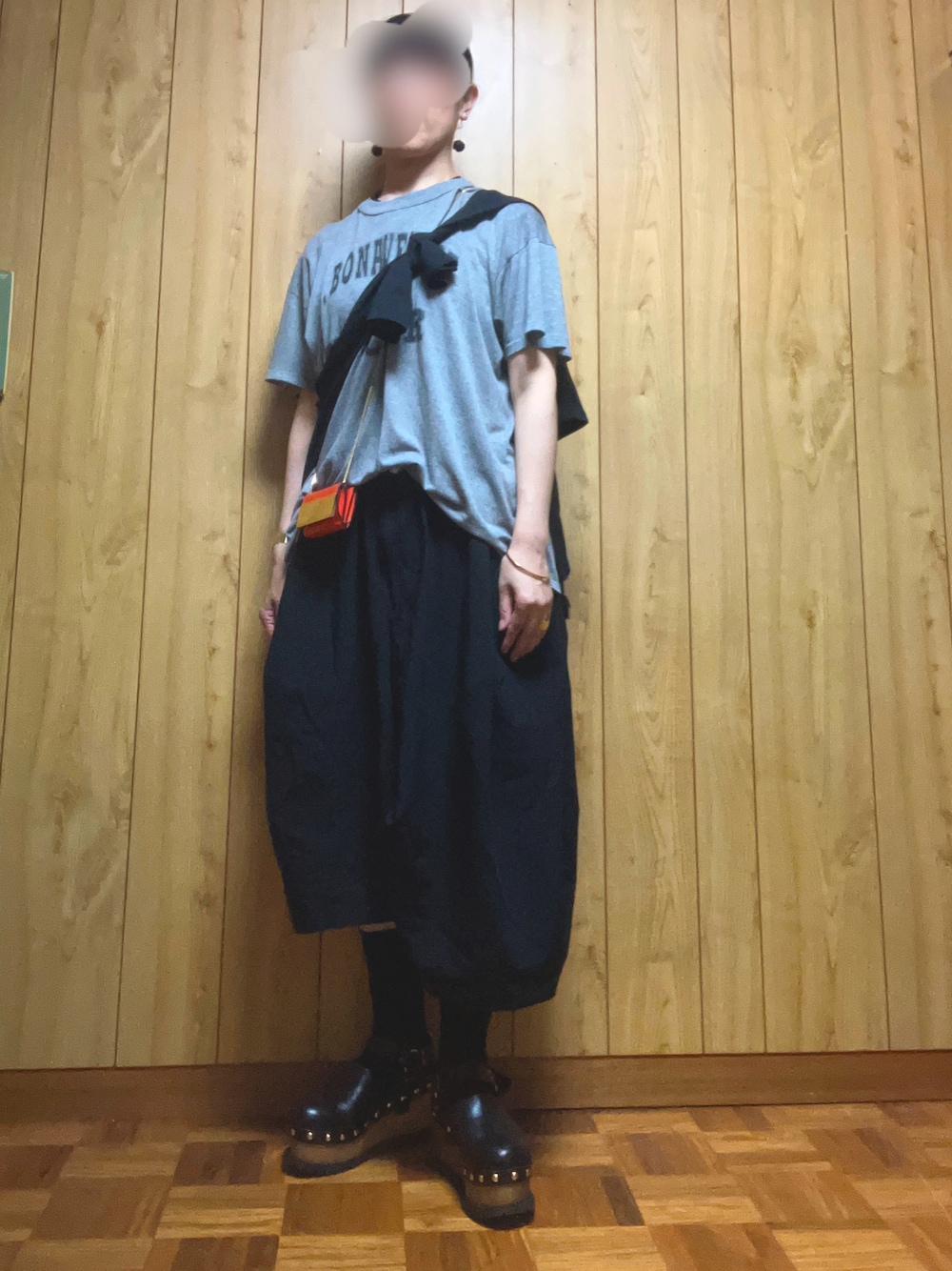 「古着MIX」｜「COMME des GARCONS COMME des GARCONSのアイテム（Tシャツ/カットソー、ホワイト系）」を使った、Meg Iwamotoさん（レディース・163cm）の夏コーディネートの1枚目の写真
