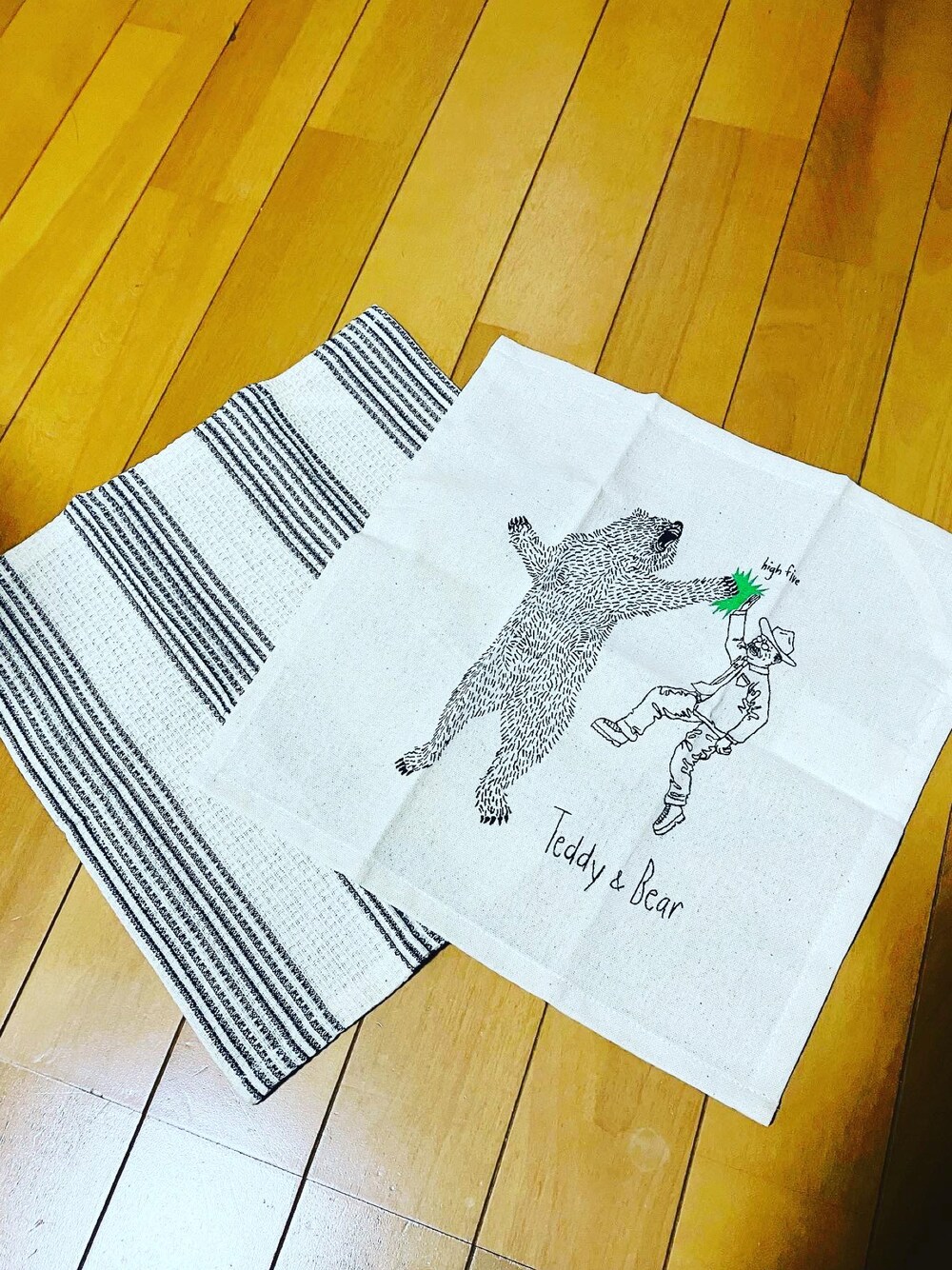 「niko and...のアイテム（ランチョンマット/テーブルウェア、ベージュ系）」を使った、Meg Iwamotoさん（レディース・163cm）の秋コーディネートの1枚目の写真