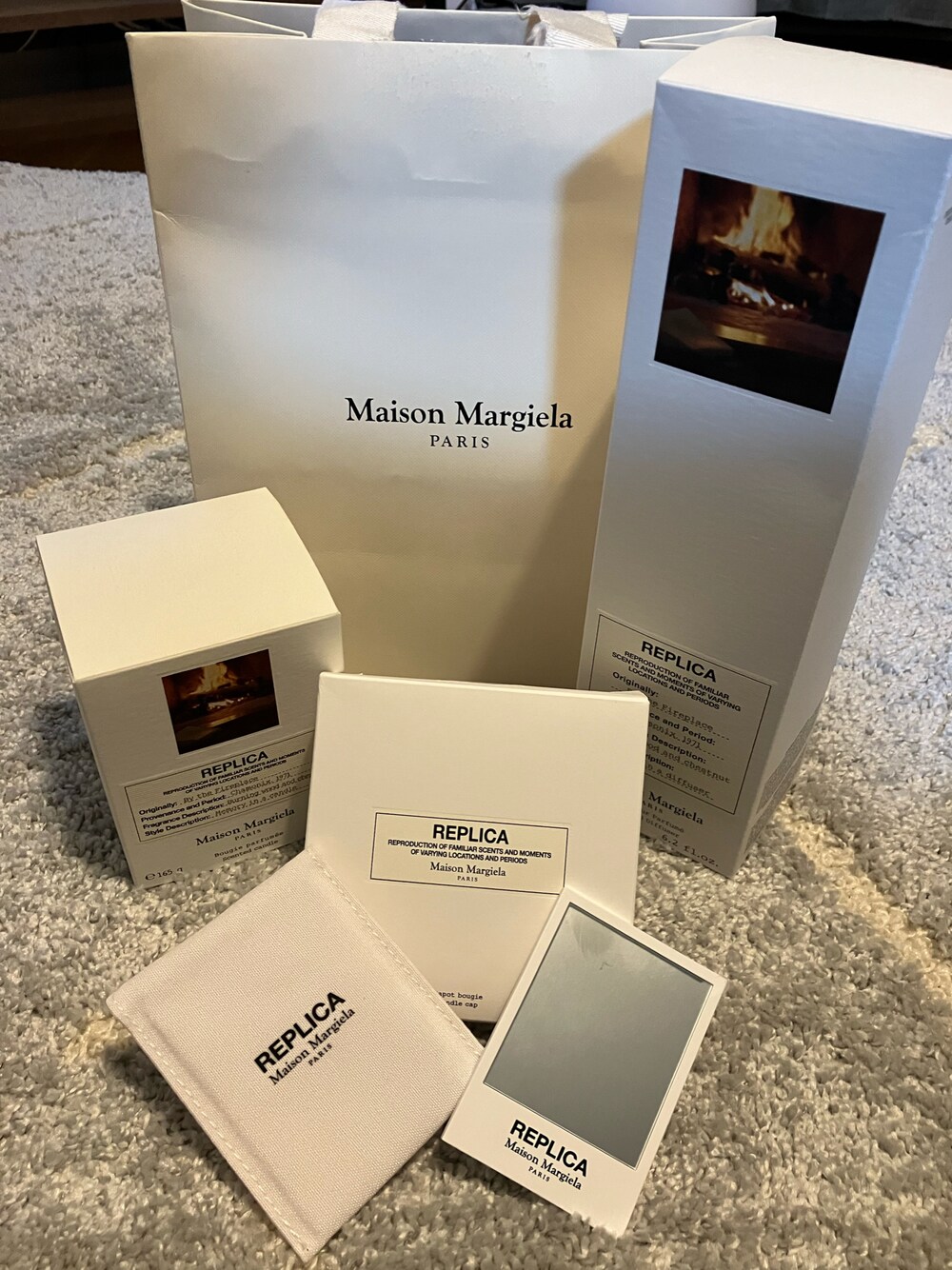 「Maison Margielaのアイテム（キャンドル、その他）」を使った、Meg Iwamotoさん（レディース・163cm）の秋コーディネートの1枚目の写真
