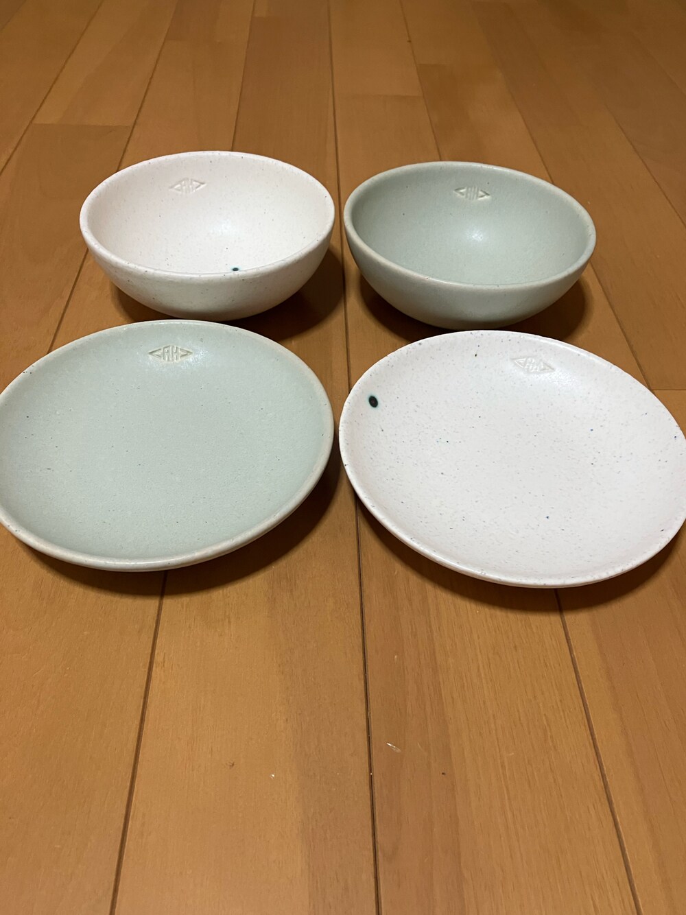 「Ron Hermanのアイテム（食器、その他）」を使った、Meg Iwamotoさん（レディース・163cm）の秋コーディネートの1枚目の写真