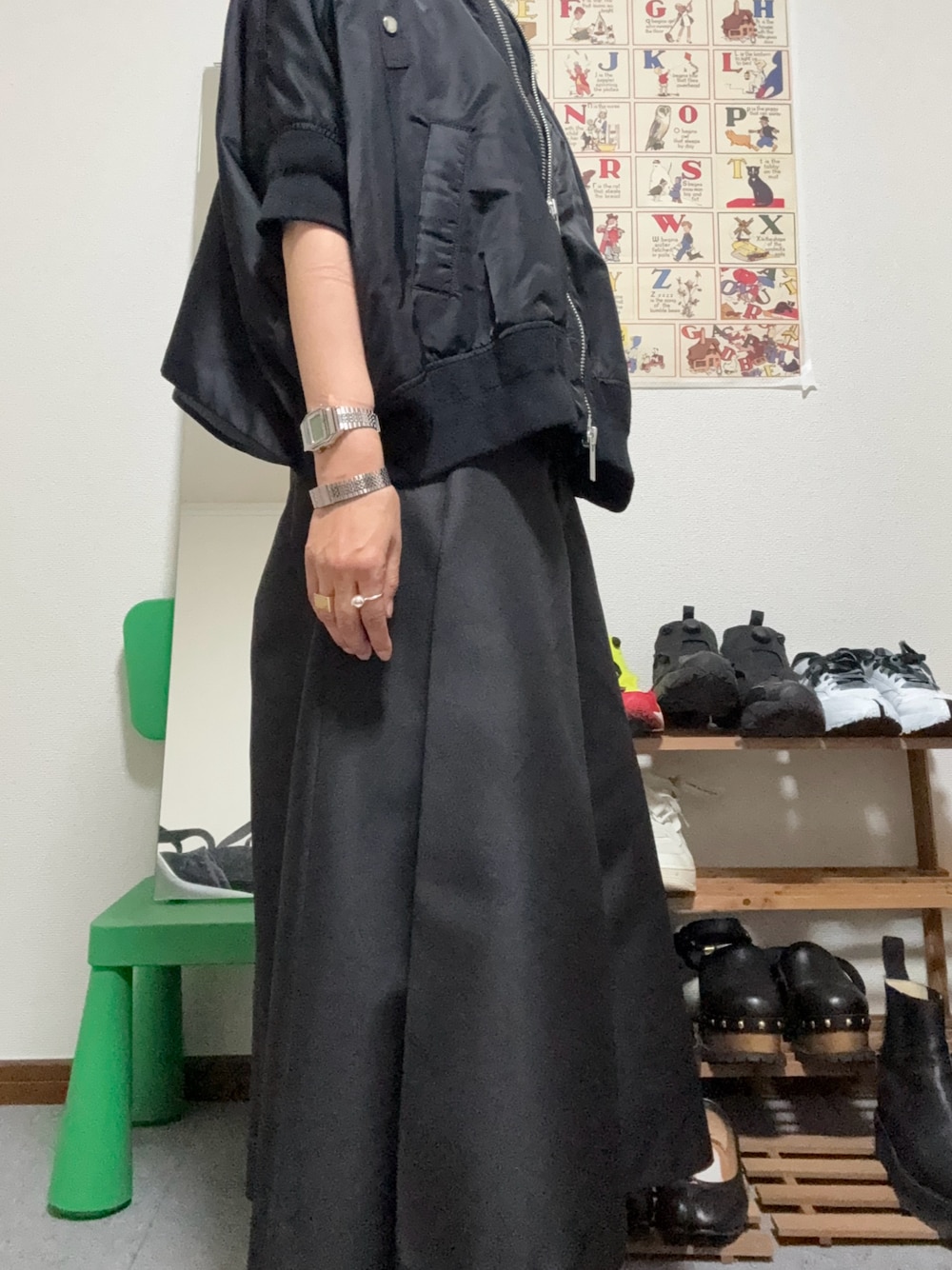「COMME des GARCONSのアイテム（パンツ、ブラック系）」を使った、Meg Iwamotoさん（レディース・163cm）の春コーディネートの1枚目の写真