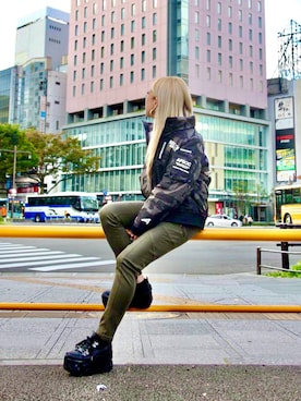 「AVIREX（アヴィレックス）の【AVIREX FLYER'S】WOMENS/フライトジャケット ウェザーウォッチャー/FLIGHT JACKET WEATHER WATCHER/AF（ミリタリージャケット）」を使った、minagawaさん（レディース・152cm）の秋コーディネート
