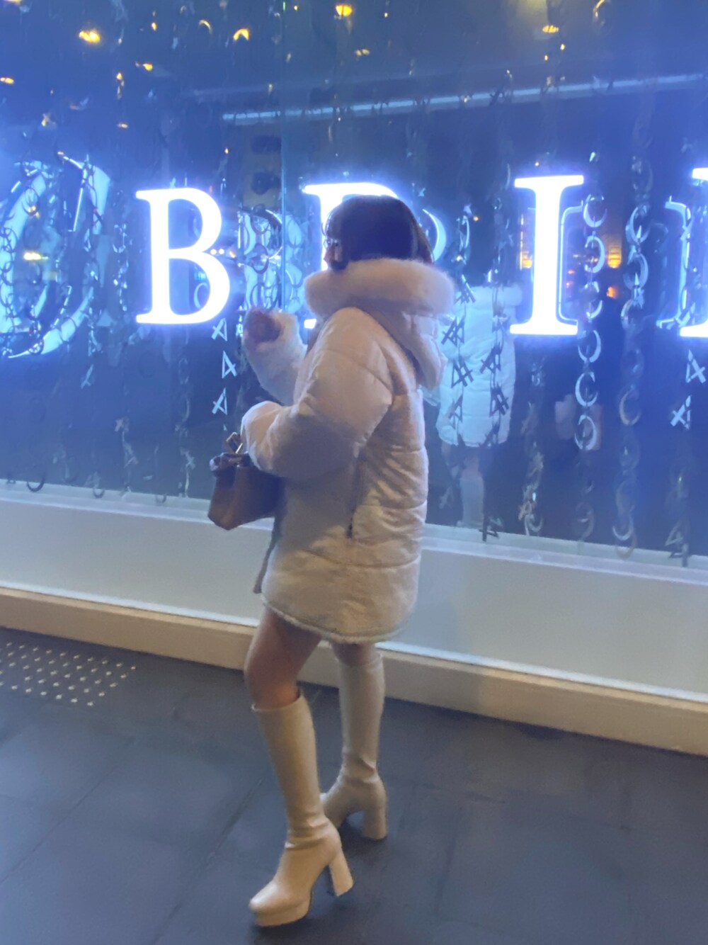 「GRLのアイテム（ブーツ、ホワイト系）」を使った、ふさん（レディース・151cm）の冬コーディネートの1枚目の写真