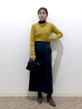 「アイテム（デニムスカート、グレー系）」を使った、ayameさん（レディース・158cm）の秋コーディネート