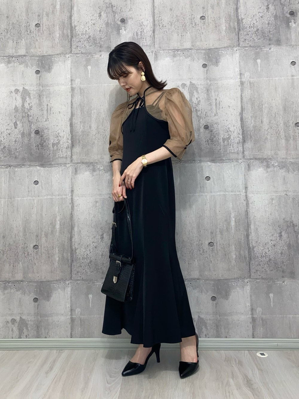 「leja、オケージョン、ドレス、ワンピース、オケージョンワンピース、結婚式、マーメイドスカート、シースルー、モノトーン、PR、シンプルコーデ、秋服まるっと大公開」｜「Lejaの【LEJA】ショートボレロマーメイドワンピースセットアップロングドレス美脚効果結婚式 パーティードレス（ドレス、ブラック系）」を使った、HITOMIさん（骨格ウェーブ・レディース・155cm）の秋コーディネートの1枚目の写真