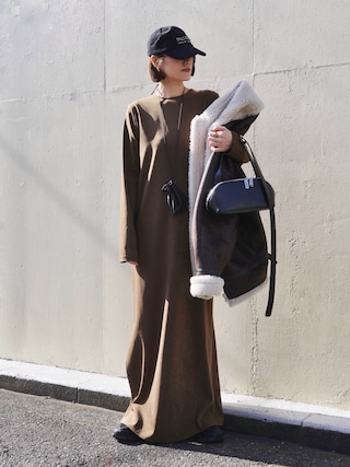「CITYSHOP(シティーショップ)の《追加》VELVET LEAN KAFTAN DRESS:ワンピース(ワンピース)」を使った、金子三記(miki)さん(レディース・170cm)の冬コーディネート