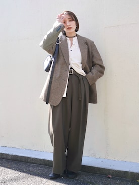 「アイテム（アクセサリー）」を使った、金子三記(miki)さん（レディース・170cm・40代）の秋コーディネート