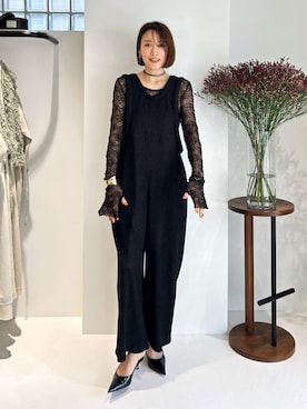 「アイテム（イヤーカフ）」を使った、金子三記(miki)さん（レディース・170cm）の秋コーディネート