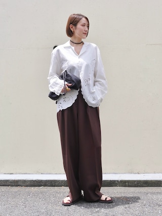 「anuke（アンヌーク）のCutwork Opencollar Shirts（シャツ/ブラウス）」を使った、金子三記(miki)さん（レディース・170cm）の夏コーディネート