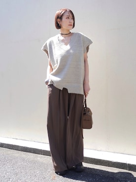 「アイテム（バングル/リストバンド）」を使った、金子三記(miki)さん（レディース・170cm）の秋コーディネート