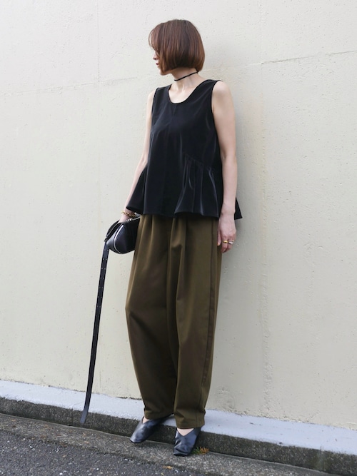 anuke Uneck Peplum Topsブラック ànuke online store（アンヌーク） / Uneck Peplum TopsUneck