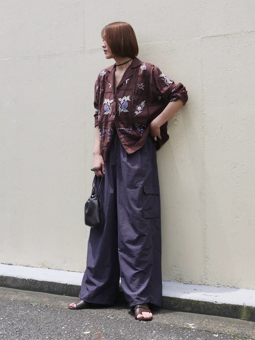 「NOGLE(ノグル)の【NOGLE/ノグル】ナイロンカーゴパンツ(カーゴパンツ)」を使った、金子三記(miki)さん(レディース・170cm)の秋コーディネート