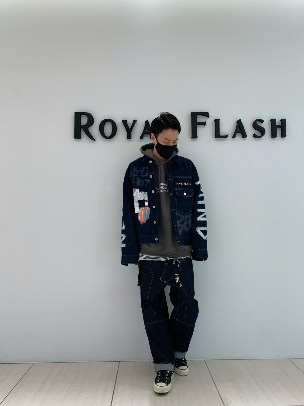 「ROYAL FLASH、RAWLIFE、ISAMU KATAYAMA BACKLASH、GUERNIKA、1piu1uguale3 relax、デニム、デニムオンデニム、モード」｜「BACKLASHのISAMUKATAYAMA BACKLASH THE COVERS/バックラッシュ ザ カバーズ/ Wide DenimPT（デニムパンツ、ブルー系）」を使った、akihiro_okadaさん（メンズ・175cm）の冬コーディネートの1枚目の写真