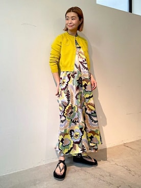 「caban（キャバン）のコットンカシミヤ クルーネックカーディガン（カーディガン/ボレロ）」を使った、Hanada_TOMORROWLANDさん（レディース・166cm）の春コーディネート
