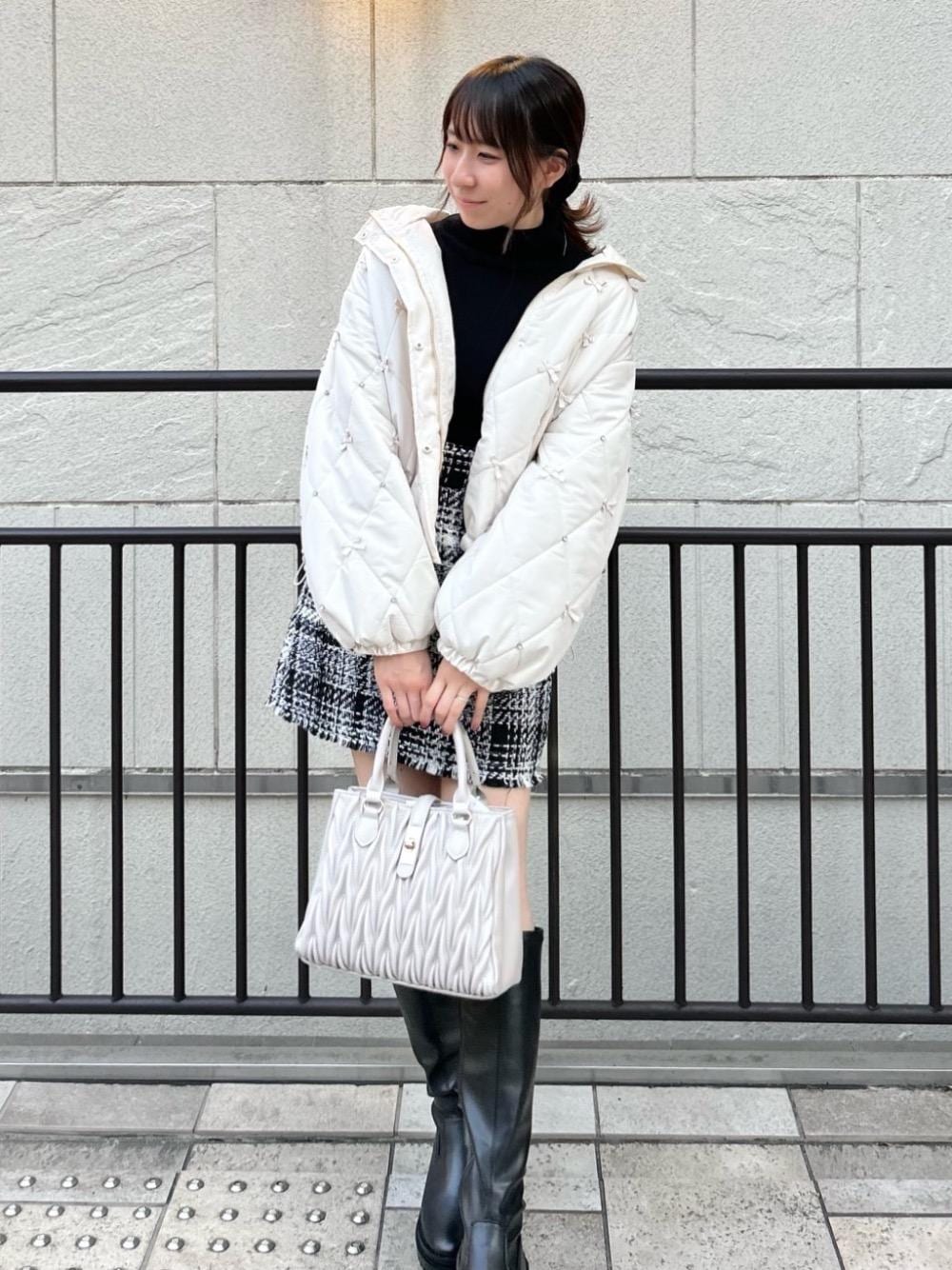 「ツイード、リボン、フリンジ、デート、フェミニン、マジェスティックレゴン、ショートアウター、大人気アウター、標準身長、推し活」｜「MAJESTIC LEGONの盛れるストレッチロングブーツ（ブーツ、ブラック系）」を使った、あーちゃん。さん（レディース・156cm）の秋コーディネートの1枚目の写真