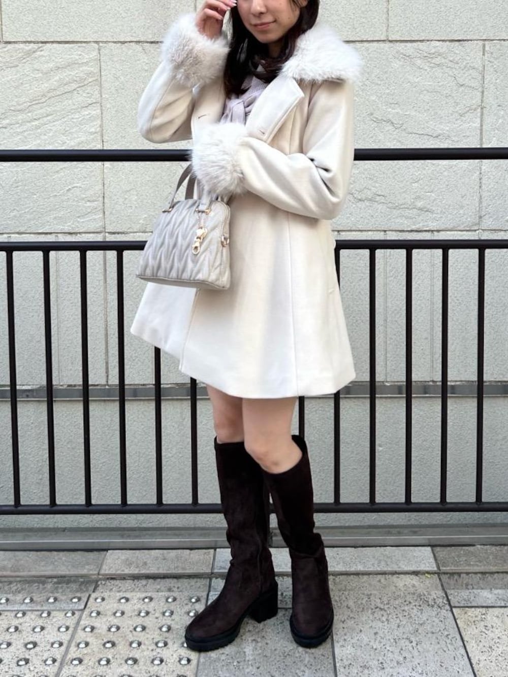 「デート、ガーリー、フェミニン、セール、マジェスティックレゴン、骨格ウェーブ、標準身長、推し活、ミディコート、ブルべ夏」｜「MAJESTIC LEGONの盛れるストレッチロングブーツ（ブーツ、ブラウン系）」を使った、あーちゃん。さん（レディース・156cm）の冬コーディネートの1枚目の写真