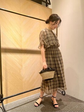 TIARA STAFFさん（レディース・166cm）の春コーディネート