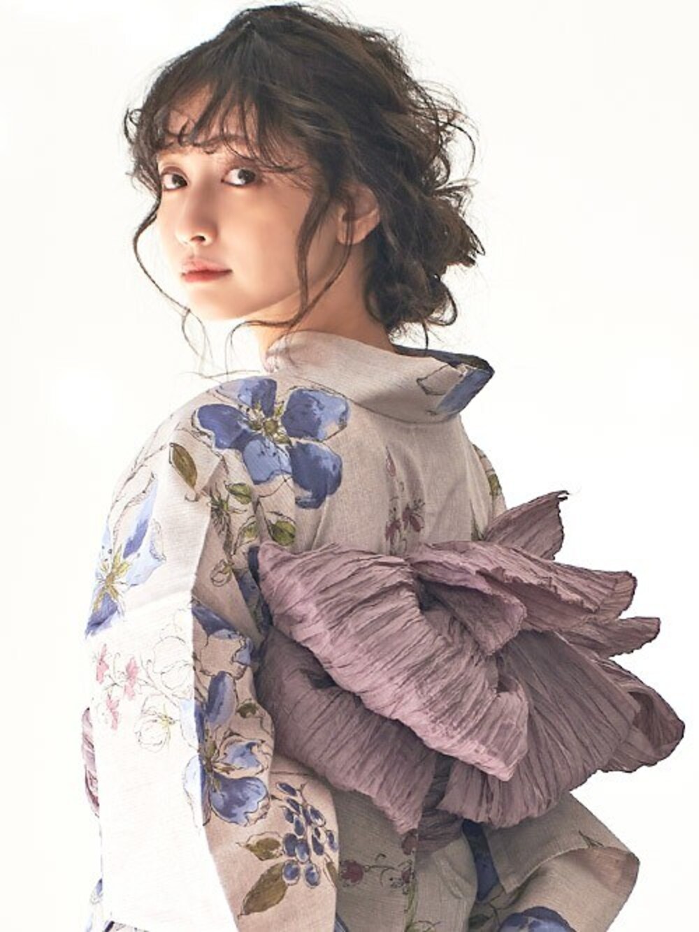 その他の浴衣を着用したレディースの春コーディネートの1枚目の写真