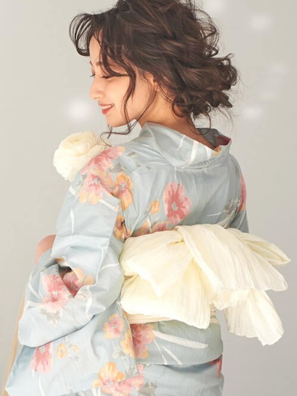 その他の浴衣を着用したレディースの春コーディネートの1枚目の写真