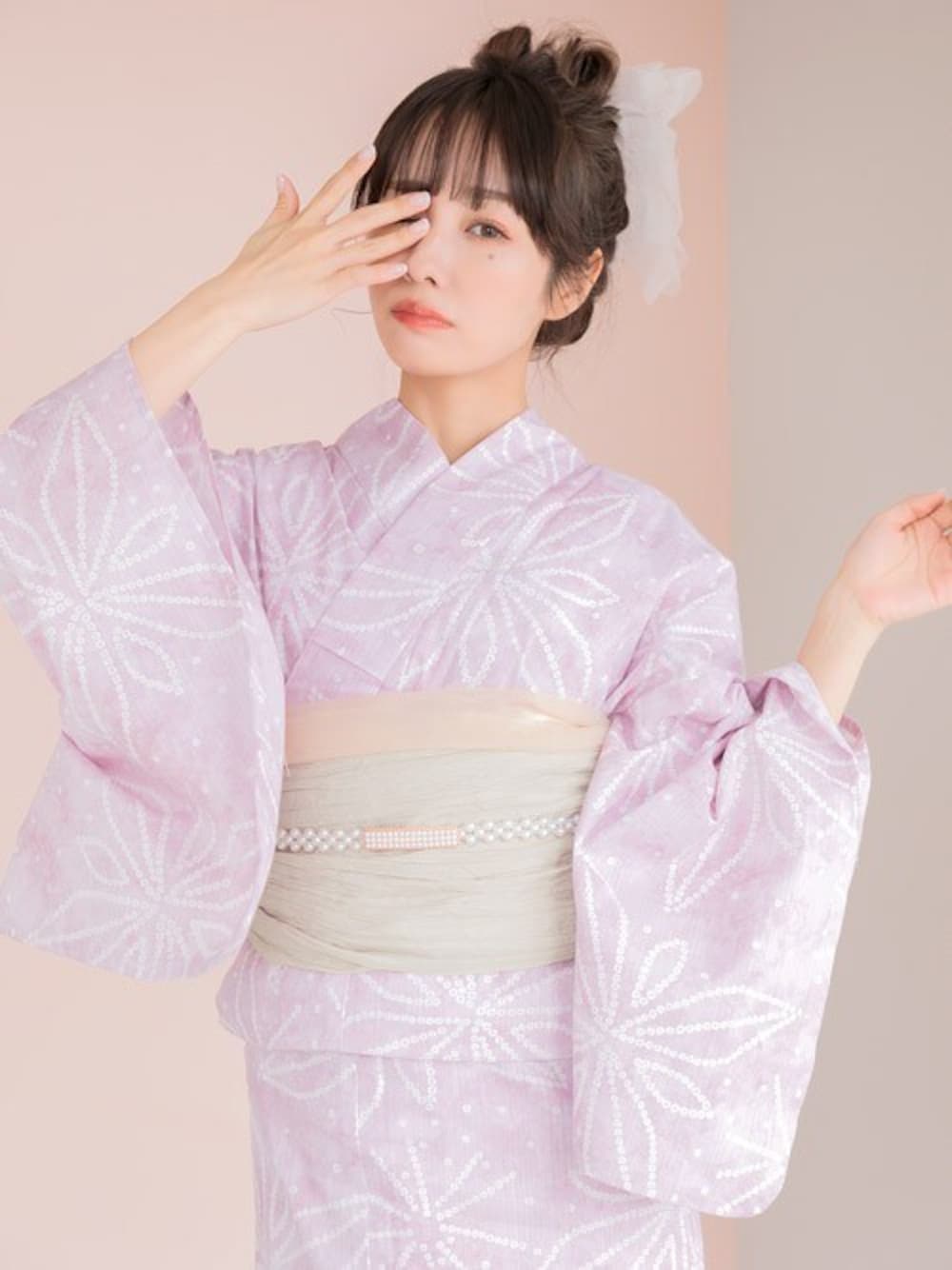 その他の浴衣を着用したレディースの夏コーディネートの1枚目の写真