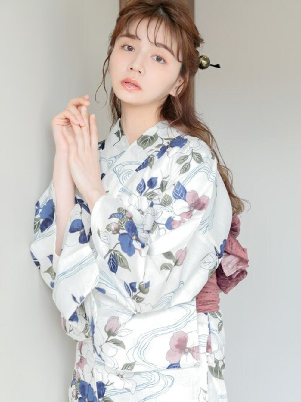 その他の浴衣を着用したレディースの夏コーディネートの1枚目の写真