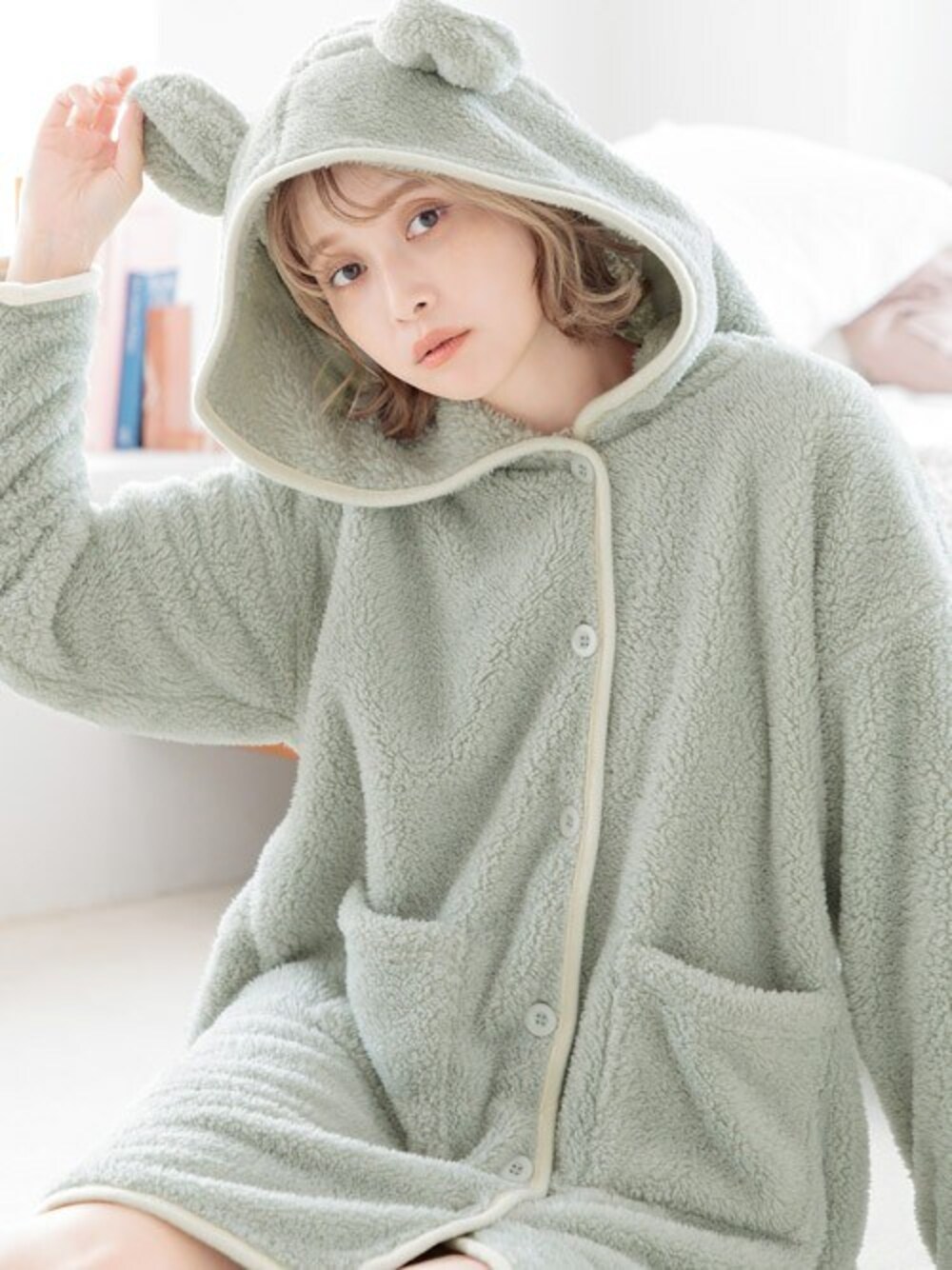 「ルームウェア、休日スタイル、もこもこ、ラフ、大人コーデ、パジャマ、大人女子、部屋着、大人ガーリー、秋冬コーデ」｜「Ditaのぷっくり耳付き。もこもこくま耳カーディガン（ルームウェア/パジャマ、グリーン系）」を使った、Ditaさん（レディース・158cm）の秋コーディネートの1枚目の写真