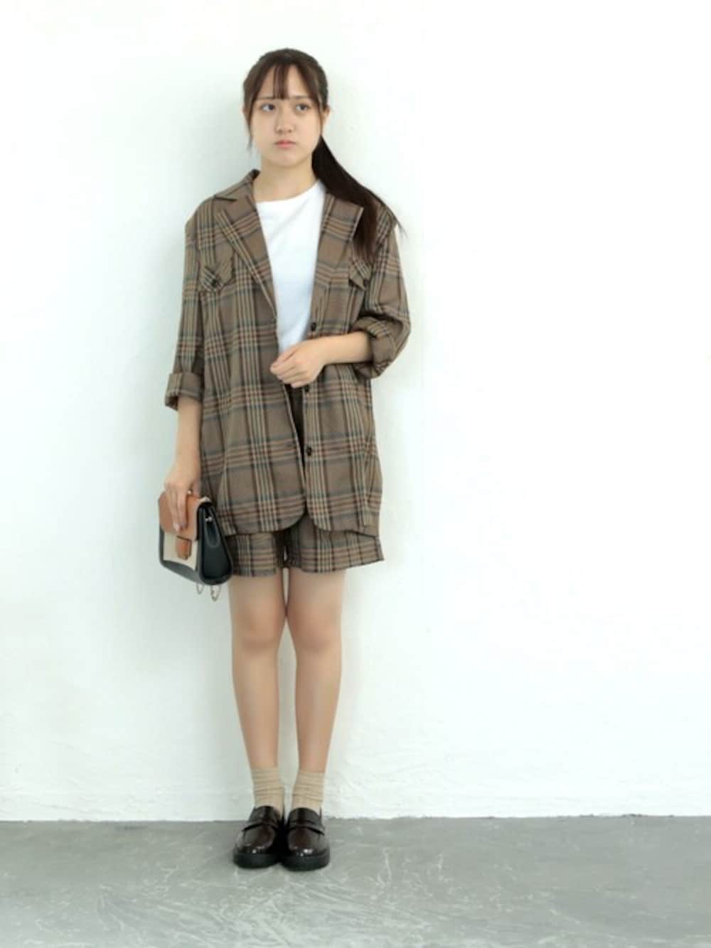 「パンプス、シンプル、シューズ、プチプラ、ラフ、靴、高校生、コーディネート、ゆるコーデ、ジュニア」｜「SOROTTOの厚底タンクソールのジュニア用コインローファー  ◆（ローファー、ブラウン系）」を使った、sr__rさん（レディース・158cm）の秋コーディネートの1枚目の写真