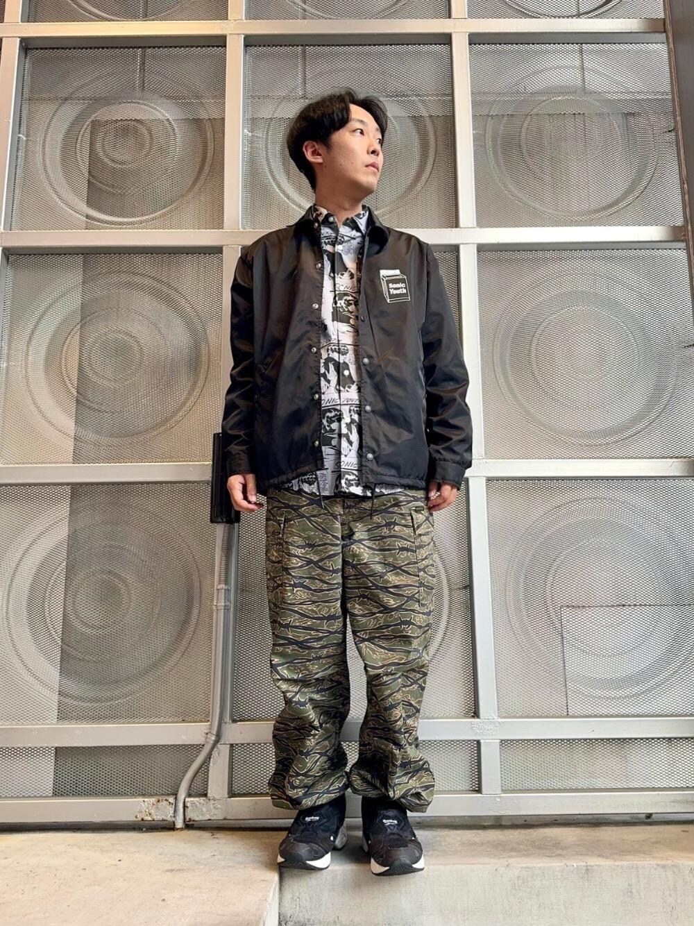 SONIC YOUTH/GOO SCRATCH柄 レギュラーカラーシャツを使ったメンズ人気