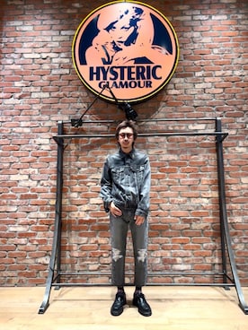 「HYSTERIC GLAMOUR（ヒステリックグラマー）のSNAKE LOOP 8分丈クラッシュデニムパンツ（デニムパンツ）」を使った、HOSHIさん（メンズ・169cm）の秋コーディネート