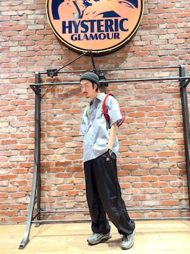 「アイテム（ボディバッグ/ウエストポーチ、レッド系）」を使った、HOSHIさん（メンズ・169cm）の春コーディネート