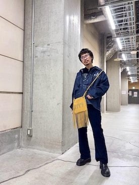 「HYSTERIC GLAMOUR（ヒステリックグラマー）のロゴスタッズ フリンジミニバッグ（ショルダーバッグ）」を使った、HOSHIさん（メンズ・169cm）の秋コーディネート