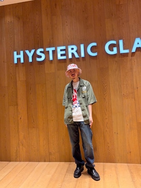 「HYSTERIC GLAMOUR（ヒステリックグラマー）のストレートデニムパンツ（Denim pants、ブルー系）」を使った、HOSHIさん（メンズ・170cm）の夏コーディネート