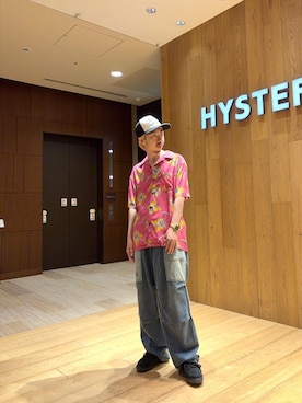 「HYSTERIC GLAMOUR（ヒステリックグラマー）のHYSTERIC 0321 ニータックワイドパンツ（その他パンツ、ブルー系）」を使った、HOSHIさん（メンズ・170cm）の夏コーディネート
